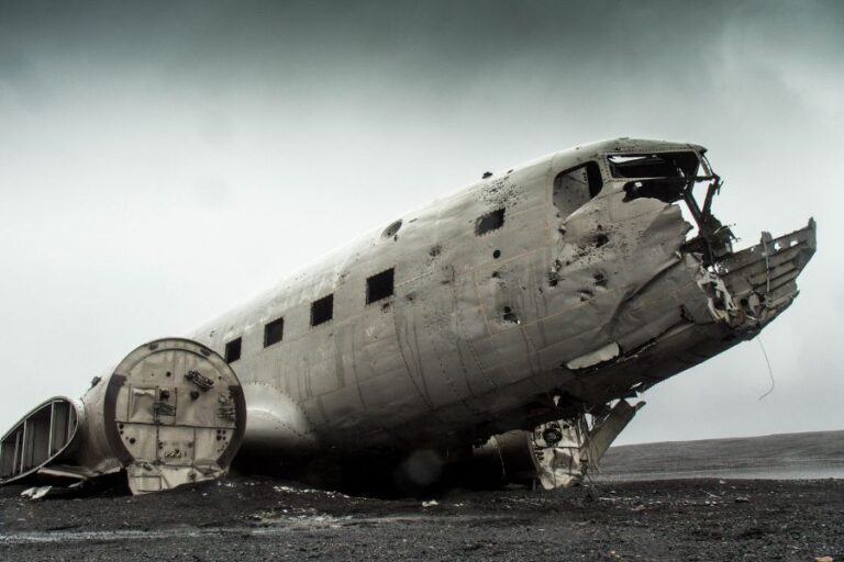 What Do Dreams of a Plane Crash Mean?